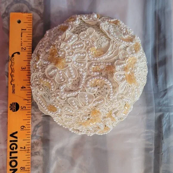 Vintage 1957 Wedding Gown & Juliet Cap - Picture 16 of 16